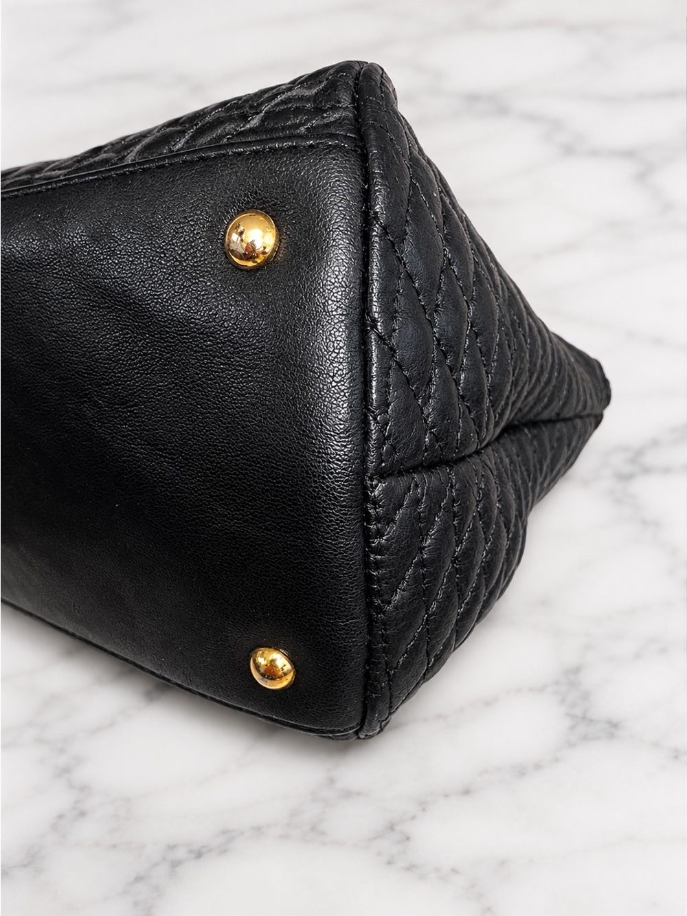 Vintage Bally Black Quilted Lambskin Dome Satchel, leather lined | Made in Italy - Picture 7 of 15